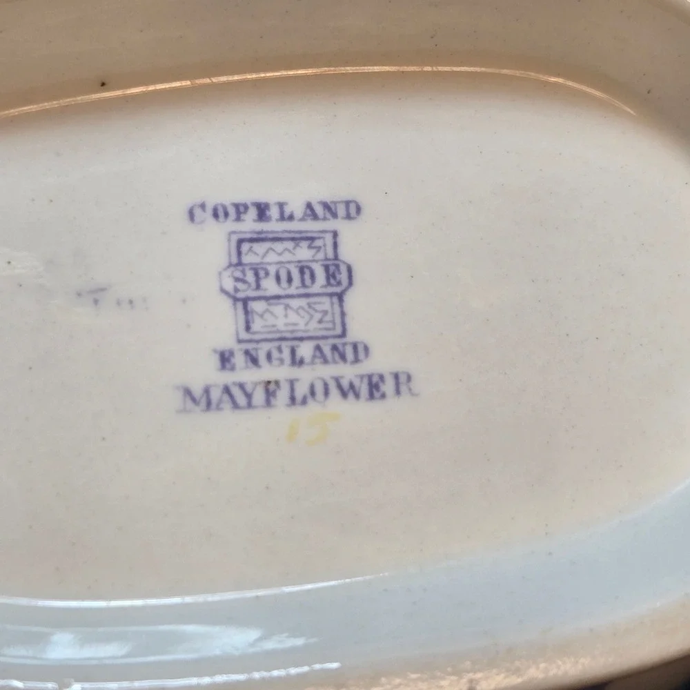 Copeland Spode Mayflower Gravy Boat Purple whit England Vintage Cottagecore flaw